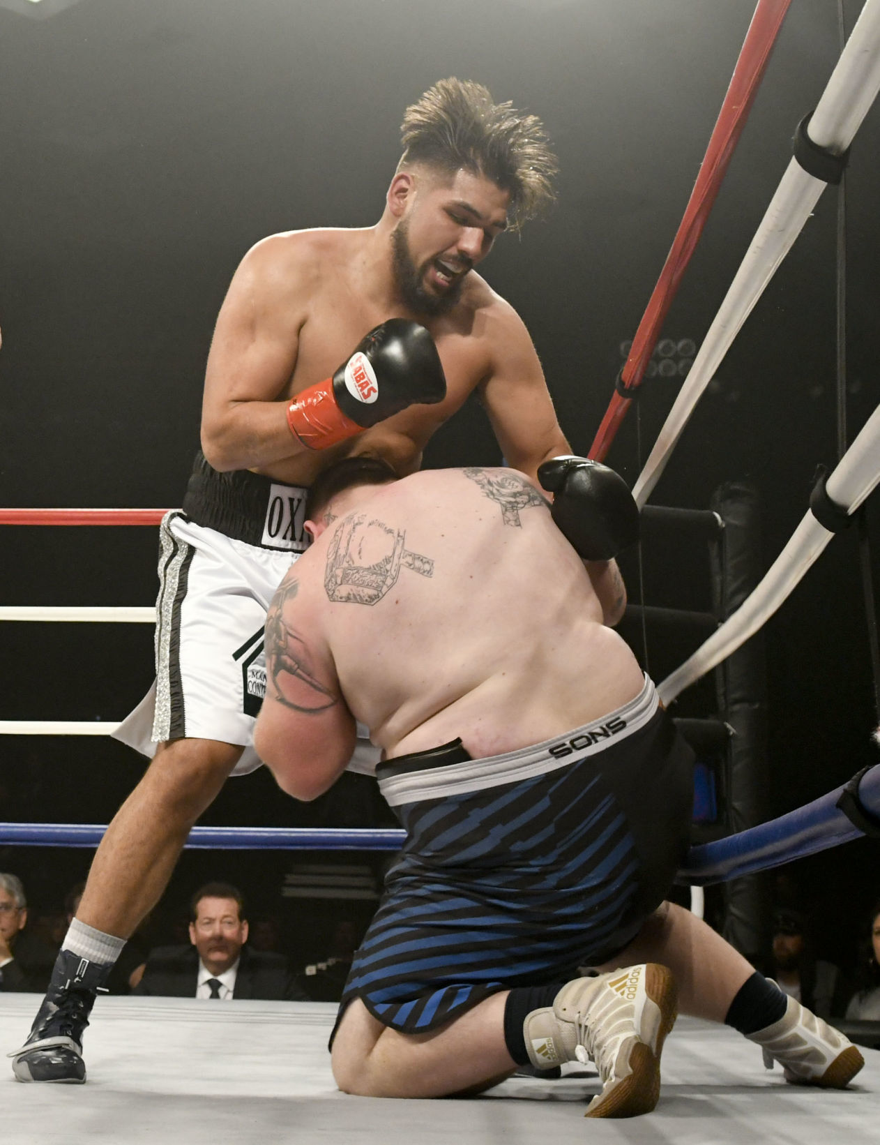 011020 WFC 120 boxing 14.jpg